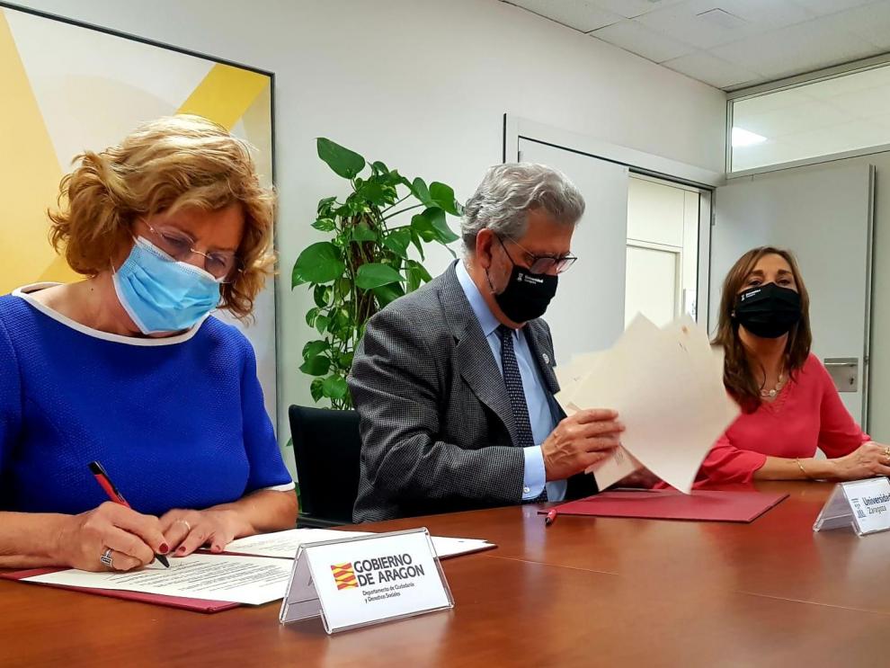 Firma convenio mediación